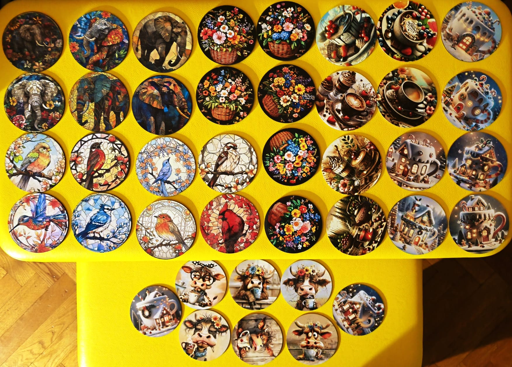 Podmetači za čaše kao asocijativne karte