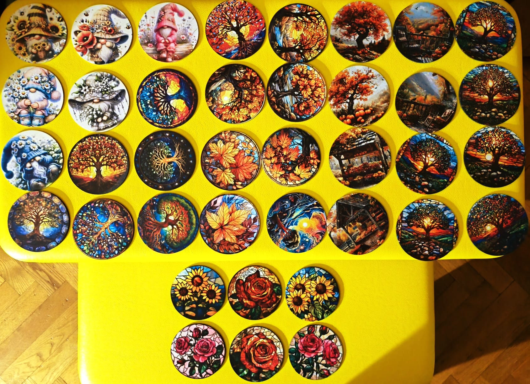 Podmetači za čaše kao asocijativne karte